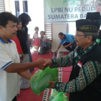 LPBINU Salurkan Bantuan untuk Korban Banjir di Kota Padang