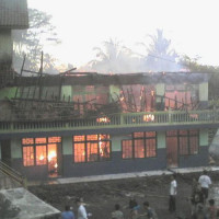 LPBI NU Tasikmalaya dan Warga Bantu Gedung Pesantren yang Terbakar