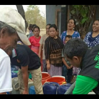 Kekeringan, LPBINU dan Ansor di Brebes Salurkan Air Bersih