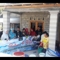 Debit Air Belum Normal, LPBINU Kabupaten Blitar Kirim Air Bersih