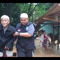Gerak Cepat LPBINU Banten Bantu Korban Banjir Bandang di Lebak