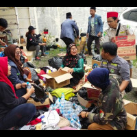 LPBI NU DKI Jakarta Beri Bantuan Korban Banjir dan Bersih-Bersih Rumah