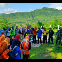 LPBINU Ponorogo Hijaukan Bukit Suharto