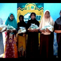 Ringankan Beban Covid-19, LPNU Kencong Jember Gelar Pasar Murah