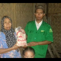 LPNU Ambulu Jember Gelar Sembako Murah, Ansor Ledokombo Bagikan Beras