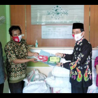 Ribuan Masker Disumbangkan Sejumlah Madrasah&nbsp; dan Pesantren di Harlah LP Ma&#039;arif&nbsp;NU
