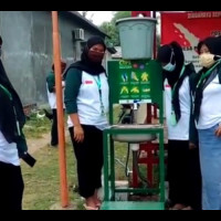 LPBINU Kota Kediri dan Sidoarjo Bagikan Tempat Cuci Tangan dan Pengukur Suhu